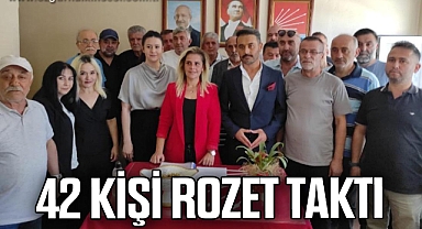 42 KİŞİ ROZET TAKTI