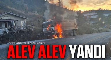 Seyir halindeki hafriyat kamyonu alev alev yandı