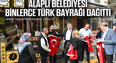 ALAPLI BELEDİYESİ BİNLERCE TÜRK BAYRAĞI DAĞITTI