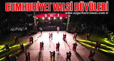 Cumhuriyet valsi büyüledi