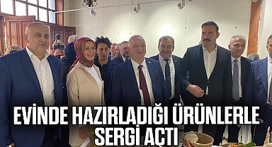 Evinde hazırladığı ürünlerle sergi açtı