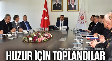 HUZUR İÇİN TOPLANDILAR