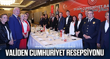 VALİDEN CUMHURİYET RESEPSİYONU