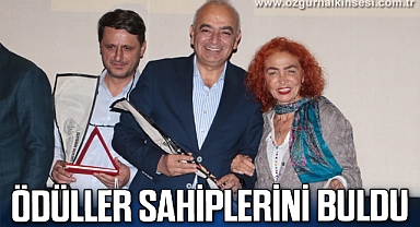 ŞİİR VE ÖYKÜ ÖDÜLLERİ SAHİPLERİNE VERİLDİ