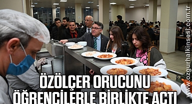 Özölçer, Orucunu Öğrencilerle Birlikte Açtı