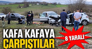 Otomobiller kafa kafaya çarpıştı