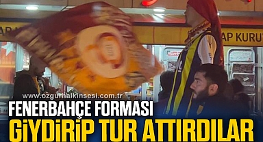 Rakip taraftarlar karşılıklı oynadı