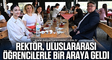 Rektör Özölçer Uluslararası Öğrencilerle Bir Araya Geldi