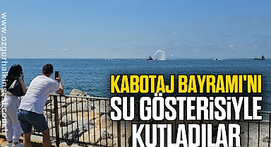 Kabotaj Bayramı'nı denizde su gösterisiyle kutladılar