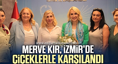 Merve Kır, İzmir'de çiçeklerle karşılandı