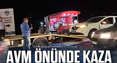 AVM ÖNÜNDE KAZA