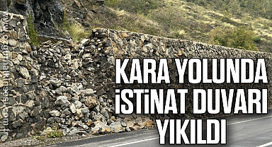 Aşırı yağışlar sonrası kara yolunda istinat duvarı yıkıldı