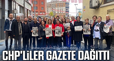 CHP'liler gazete dağıttı 
