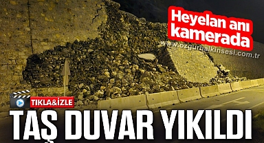 Karayolundaki heyelan anı kamerada