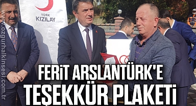 Ferit Arslantürk'e teşekkür plaketi
