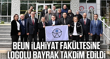 BEUN İlahiyat Fakültesine Logolu Bayrak Takdim Edildi