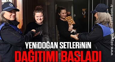 YENİ DOĞAN BEBEK SETLERİNİ DAĞITTILAR