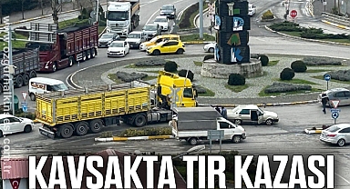 Kavşakta TIR Kazası
