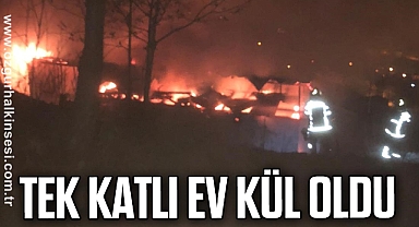 Tek katlı ev kül oldu