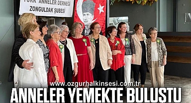 Anneler Yemekte Buluştu