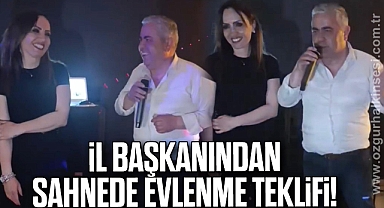 İl Başkanından Sahnede Evlenme Teklifi!