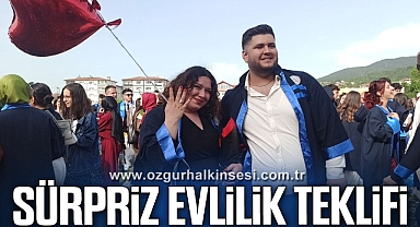 Mezuniyet töreninde evlilik teklifi sürprizi