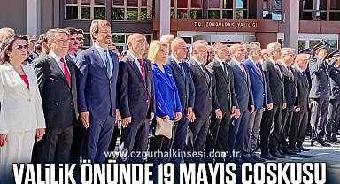 Valilik Önünde 19 Mayıs Coşkusu