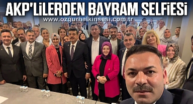 AKP'lilerden Bayram Selfiesi
