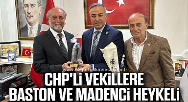 CHP'Lİ VEKİLLERE BASTON VE MADENCİ HEYKELİ