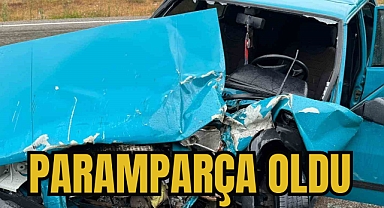 Depo bakımı yapan ekibin aracına çarpan otomobil hurdaya döndü