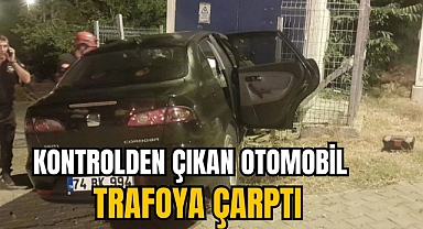 KONTROLDEN ÇIKAN OTOMOBİL TRAFOYA ÇARPTI