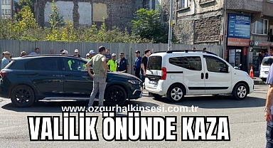 Valilik Önünde Kaza