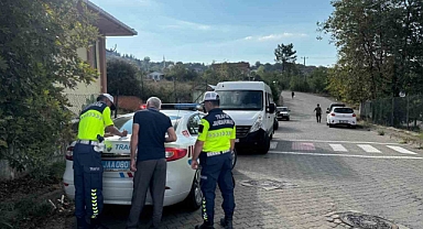 Alaplı’da jandarma ekiplerinden okul servislerine sıkı denetim
