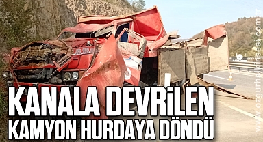 Kanala Devrilen Kamyon Hurdaya Döndü