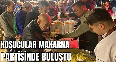 Koşucular makarna partisinde buluştu