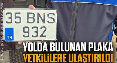 Yolda Bulunan Plaka Yetkililere Ulaştırıldı