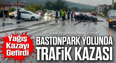 Yağış Kazayı Getirdi: Bastonpark Yolunda Trafik Kazası